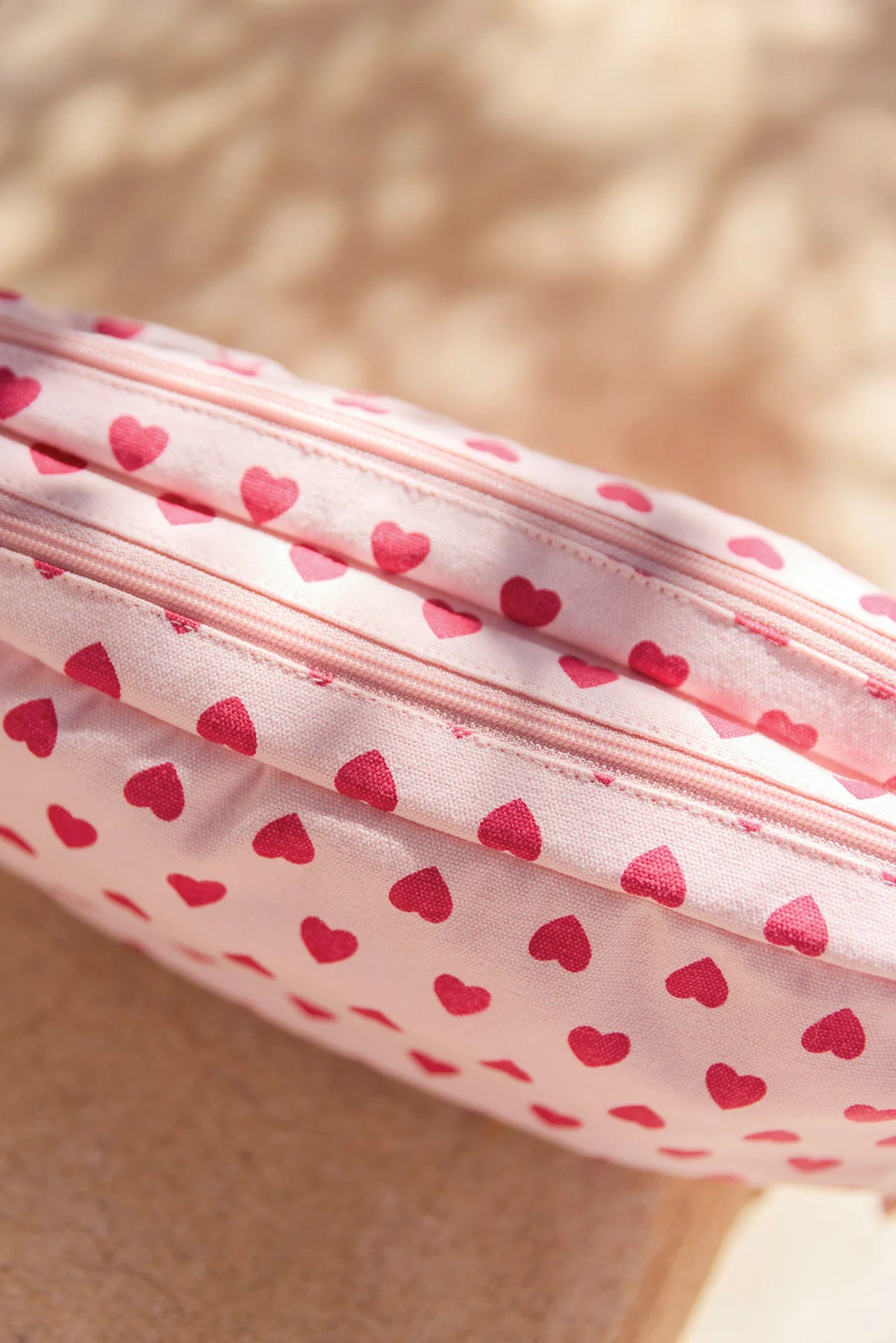 Bonton Heart Pink Dark Case